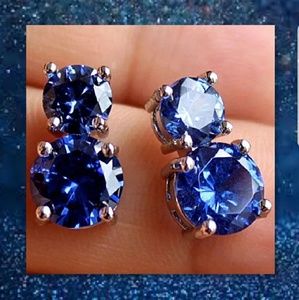 New arrival 18k White GF "8" BlueTopaz Earrings